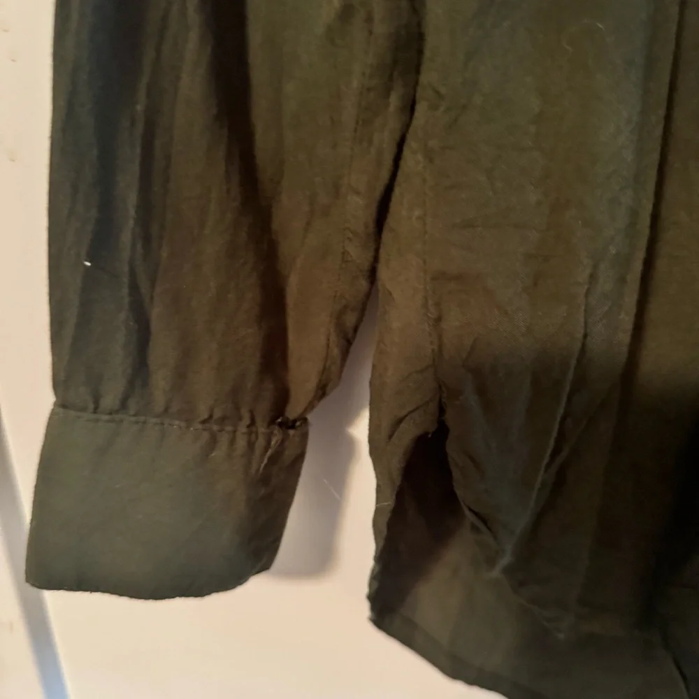 Elegant Dark Green Women's Top - Picture 4 of 4
